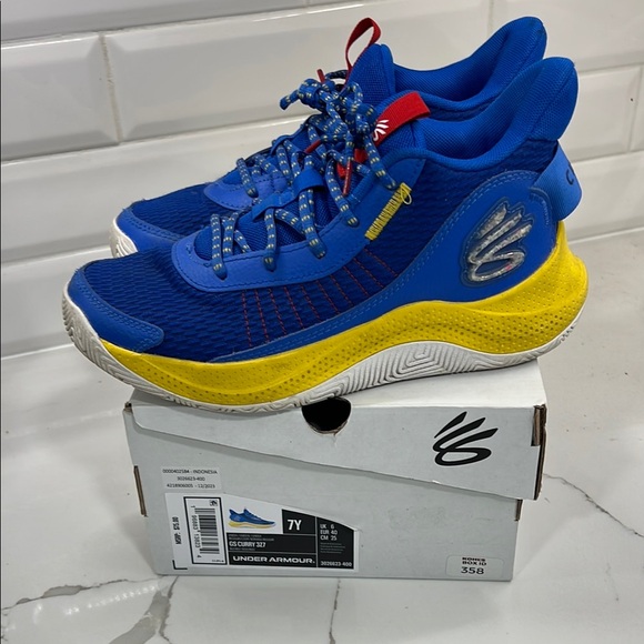 Under Armour Dynamic Blue and Yellow Athletic Shoes - Picture 1 of 3
